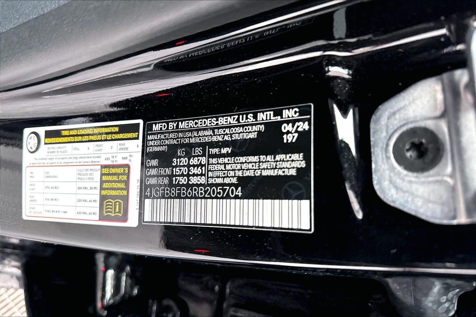 Used 2024 Obsidian Black Metallic Mercedes-Benz GLE 580 image 18