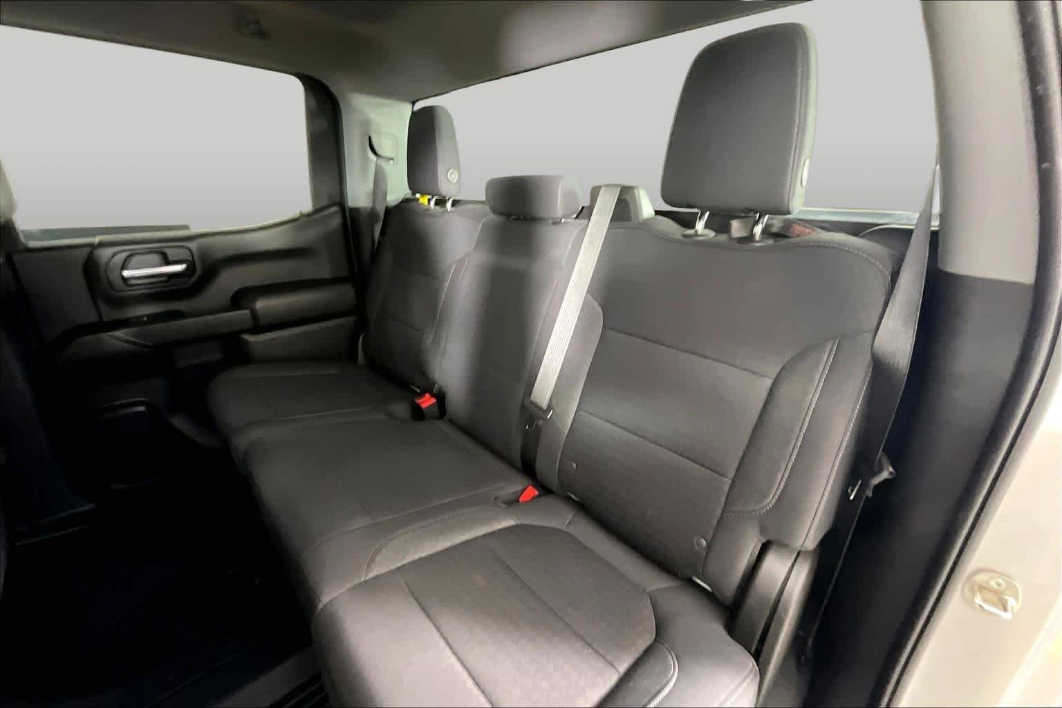 Used 2022 Silver Ice Metallic Chevrolet LT image 19