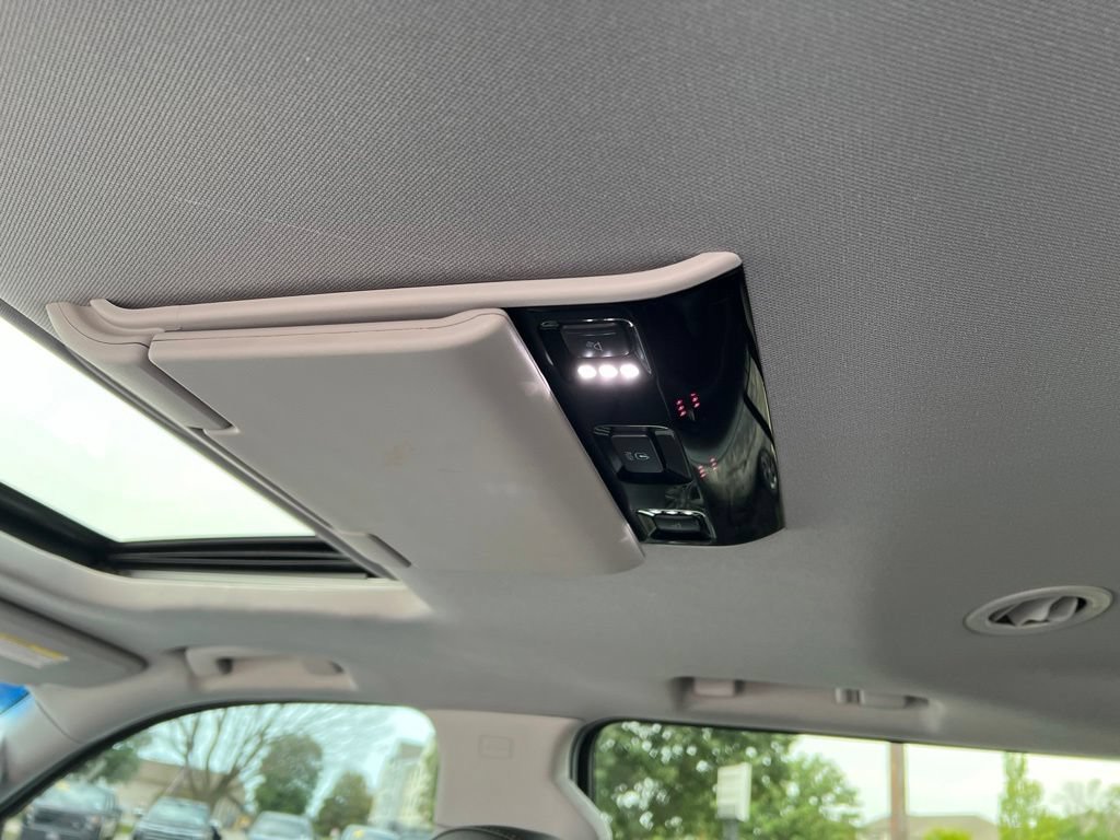 Used 2020 SUMMIT WHITE Chevrolet LT image 6