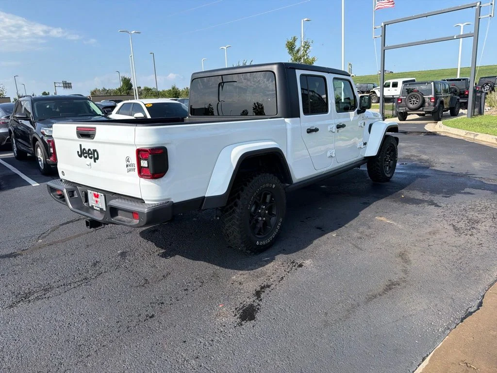Used 2024 White Jeep Willys image 7