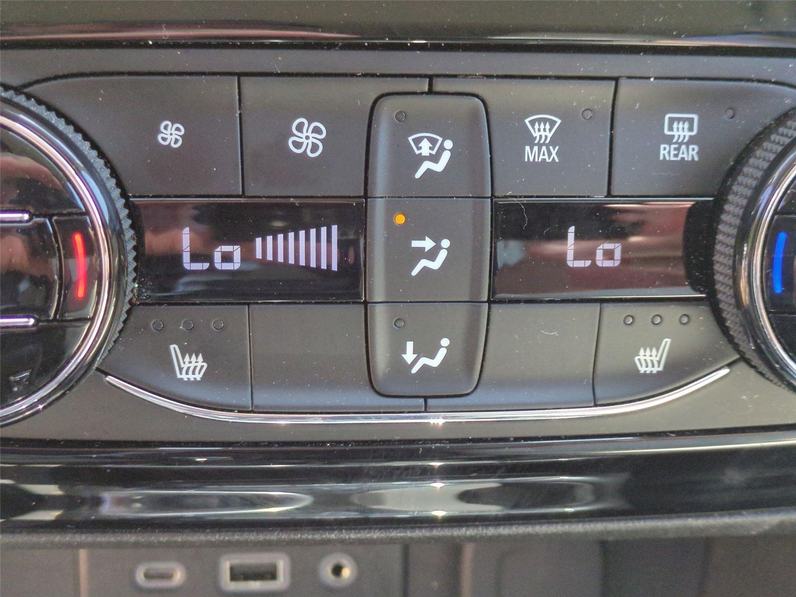 Used 2023 Summit White Buick Select image 27
