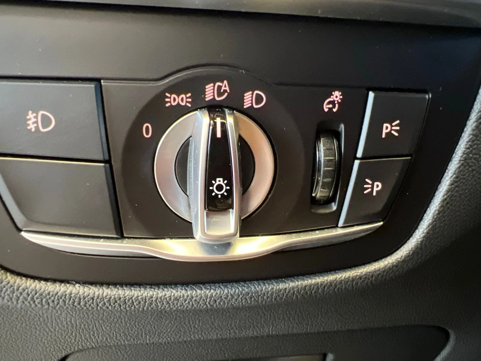 Used 2021 Black Sapphire Metallic BMW xDrive30i image 20