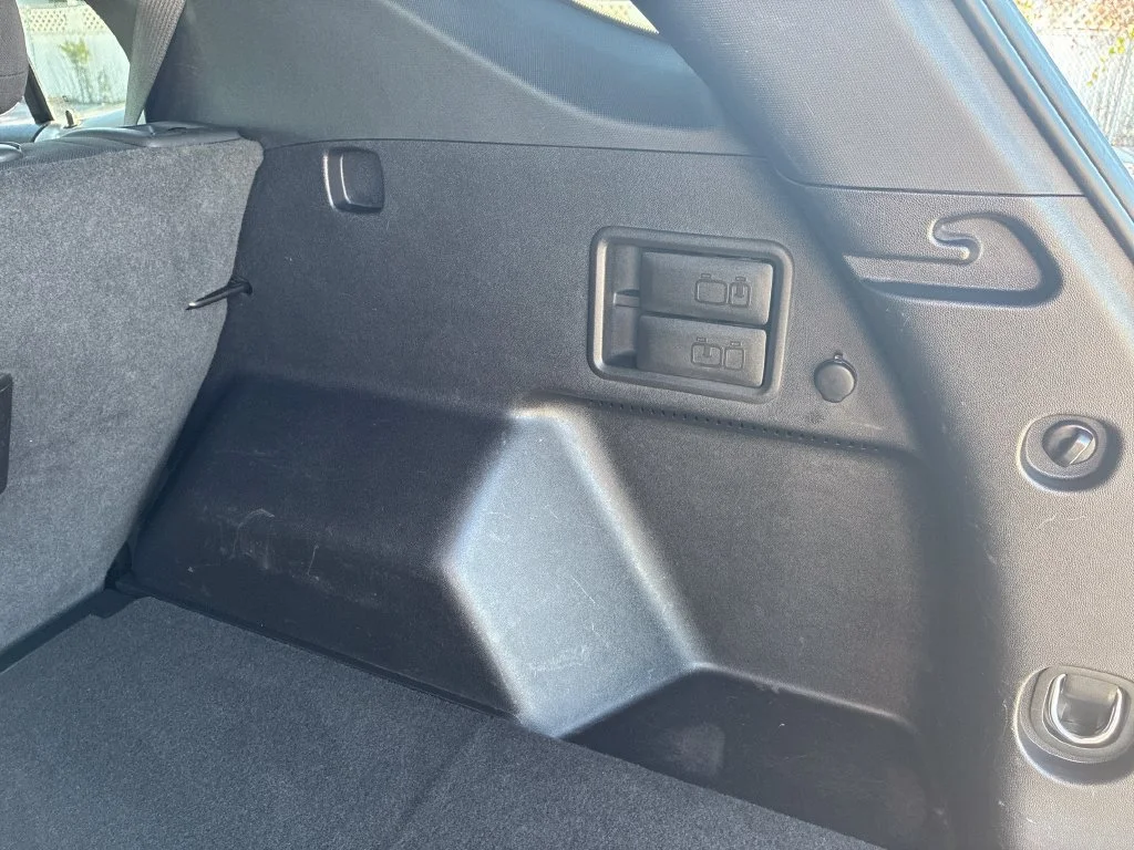 Used 2018 IVY METALLIC Chevrolet LT image 38