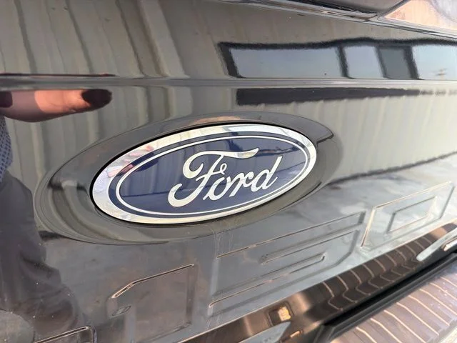 Used 2023 Black Metallic Ford XLT image 39