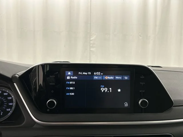 Used 2021 Gray Hyundai SE image 9