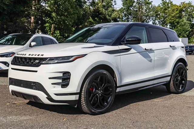 Used 2023  Land Rover R-Dynamic SE image 3