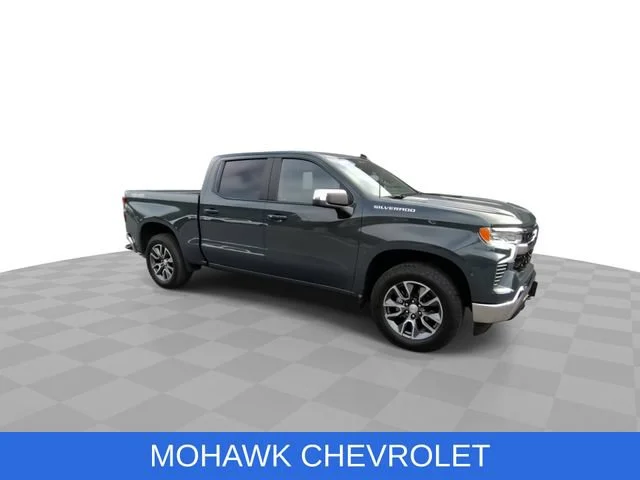 Used 2025 Cypress Gray Chevrolet LT (2FL) image 2