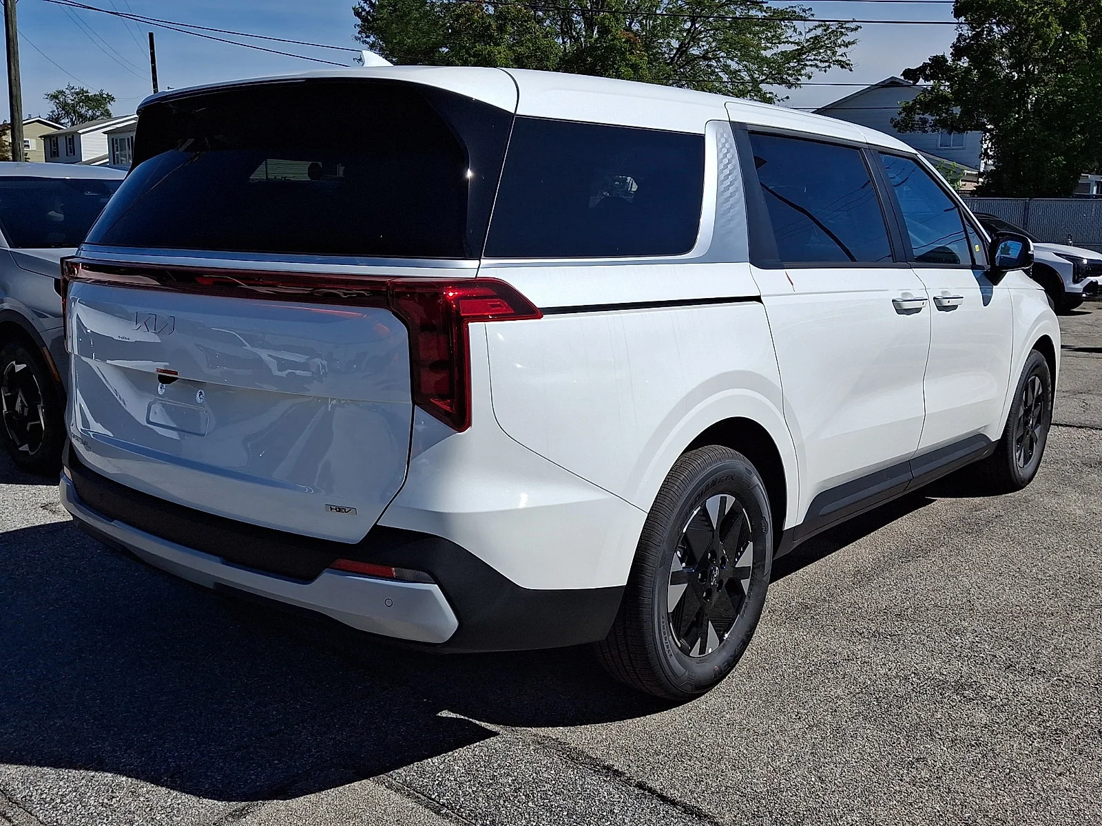 New 2027 White Kia LXS image 7