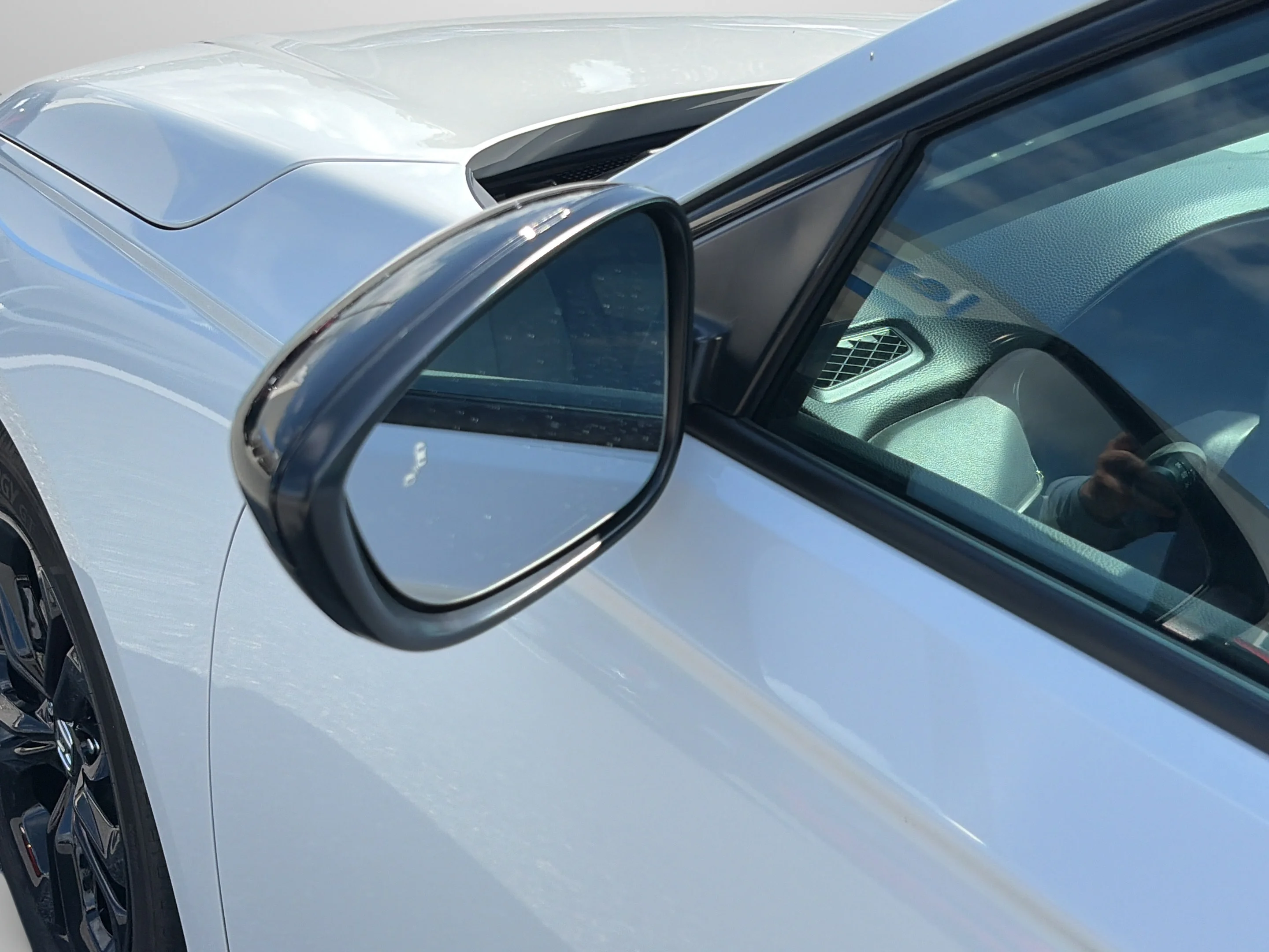 Certified Used 2025 Platinum White Pearl Honda SE image 56