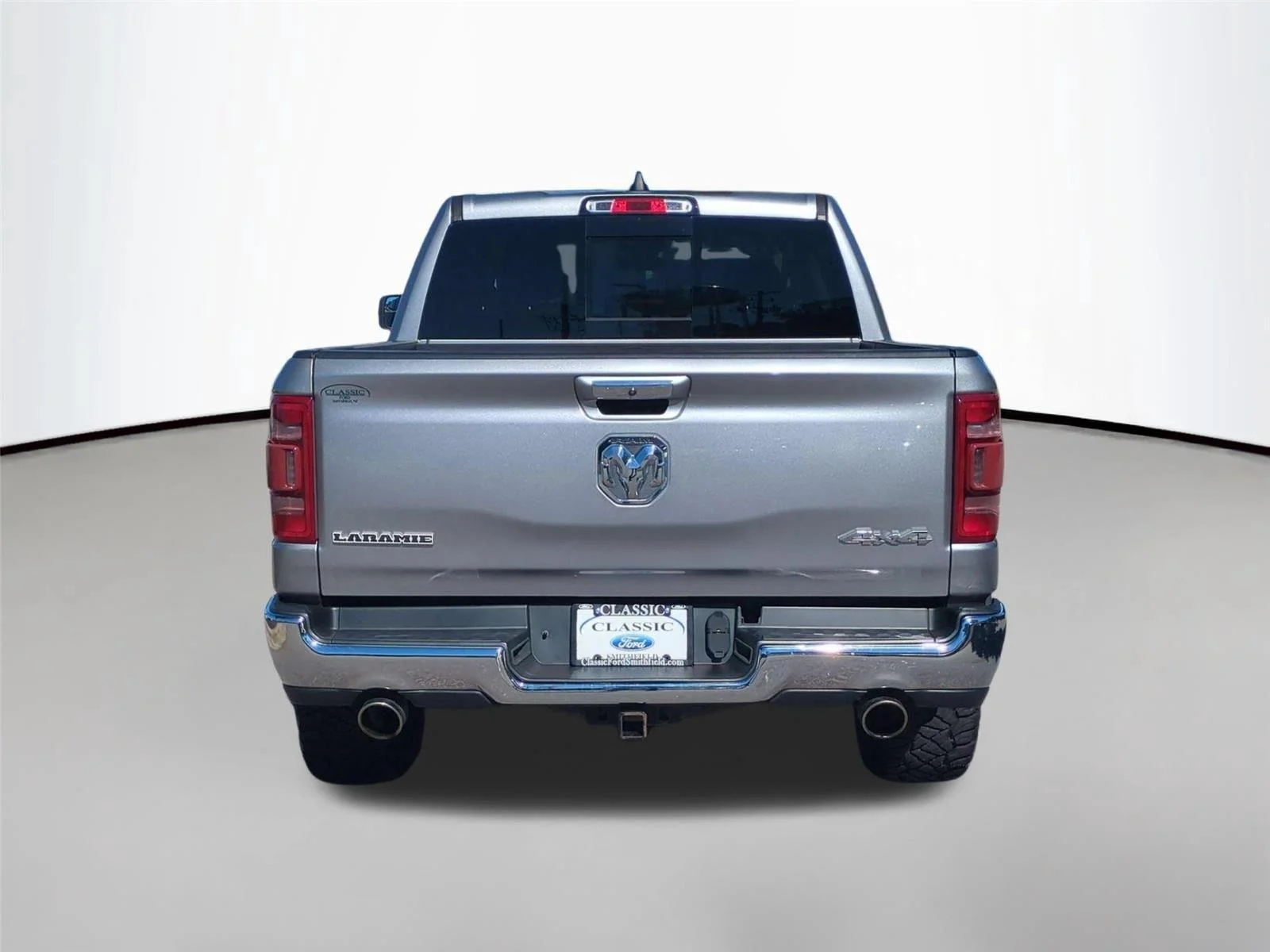 Used 2019 Billet Silver Metallic Clearcoat Ram Laramie image 4
