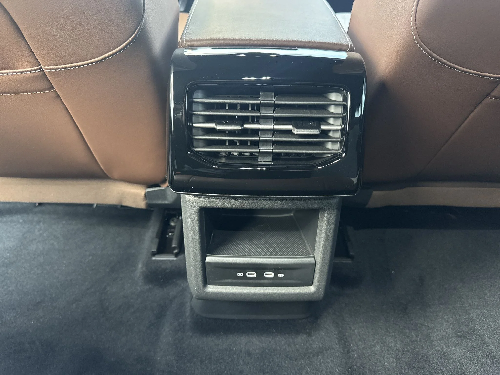 New 2026 Opal White Pearl Volkswagen Pro image 31