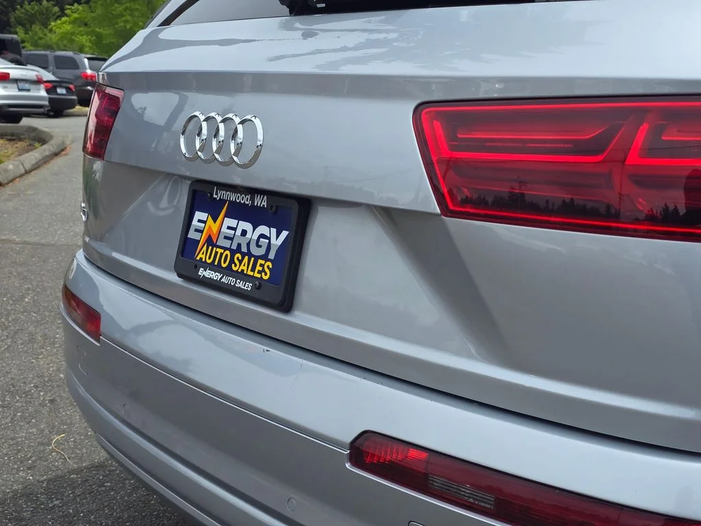 Used 2019 Silver Audi 55 Premium image 13