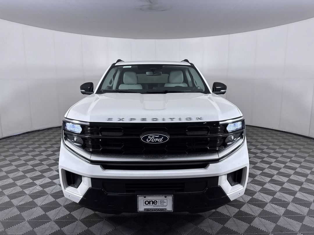 New 2027 Star White Metallic Tri-Coat Ford Platinum image 31