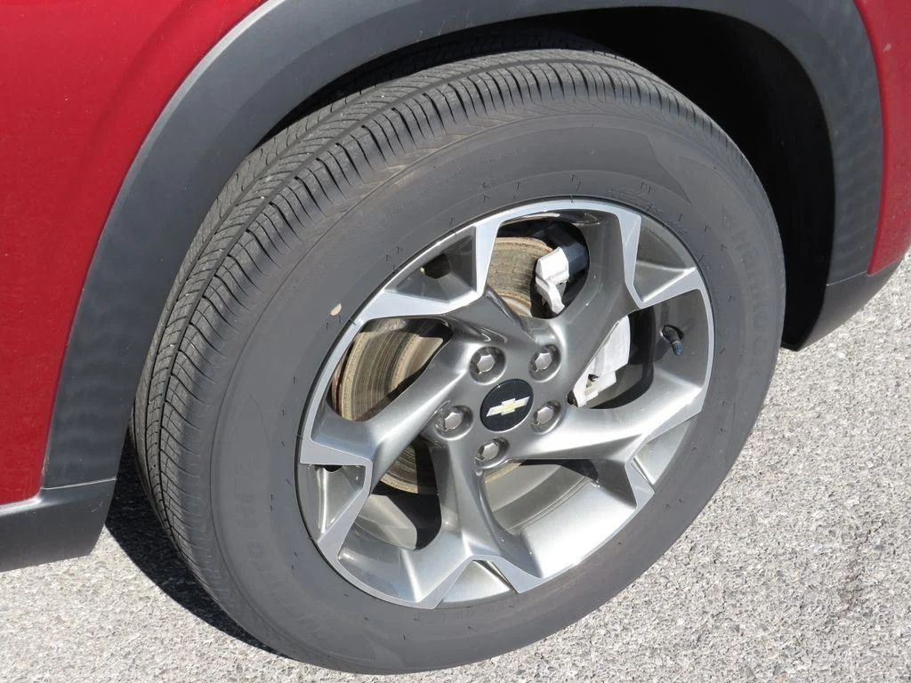 Used 2024 Crimson Chevrolet LT image 9