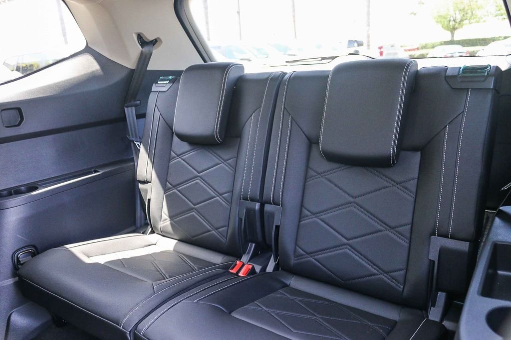 New 2026 Silver Volkswagen 2.0T SE w/Technology image 22