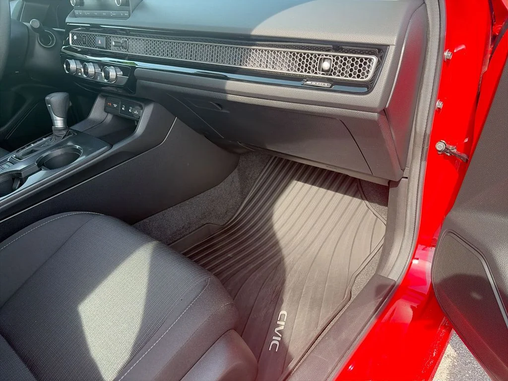 2025 Honda Civic LX - Photo 28