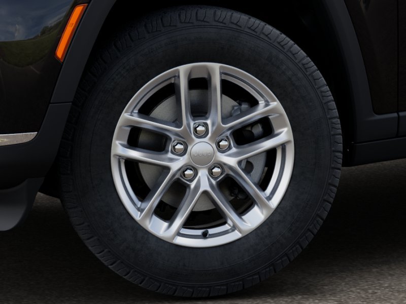 New 2026 Diamond Black Crystal Pearl-Coat Exterior Paint Jeep Laredo image 34