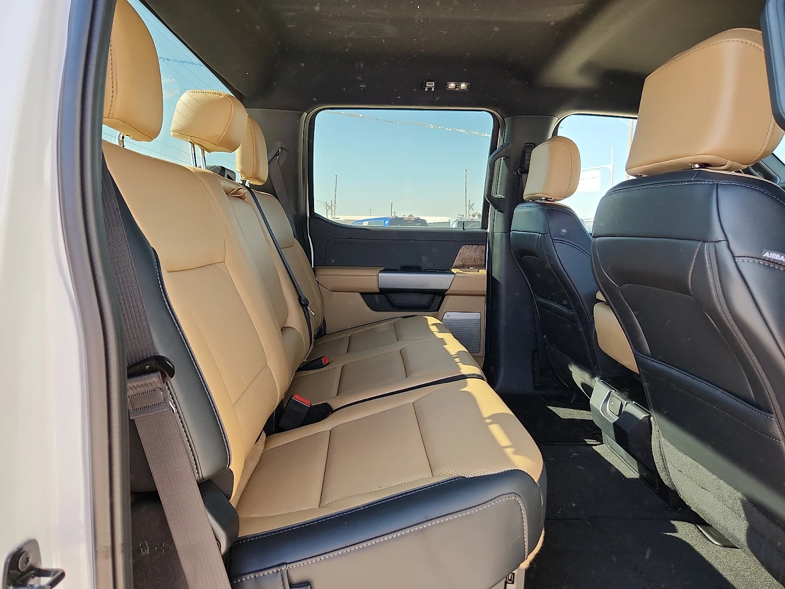 New 2026 Oxford White Ford Lariat image 19