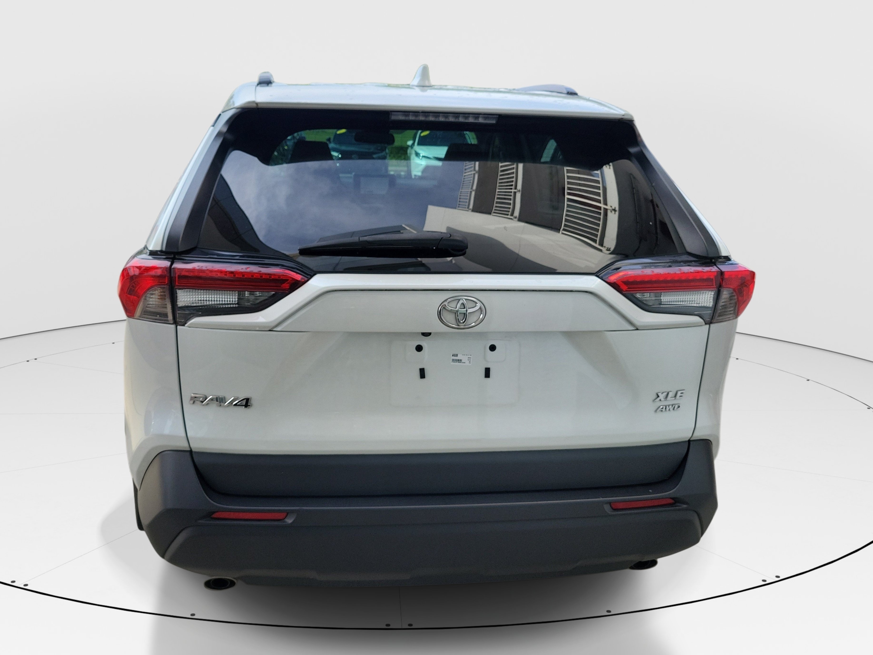 Certified Used 2024 Pearl Toyota XLE Premium image 6