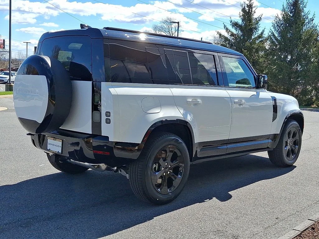 New 2026  Land Rover X-Dynamic SE image 3