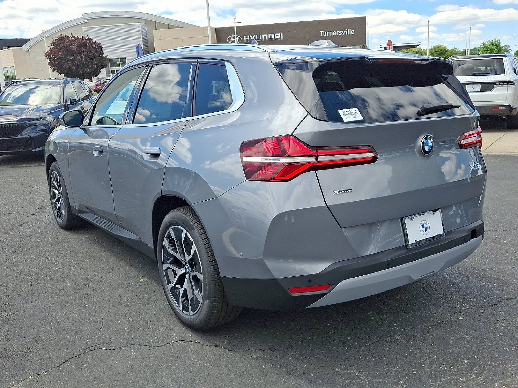 Used 2026 Skyscraper Grey Metallic BMW 30 xDrive image 3
