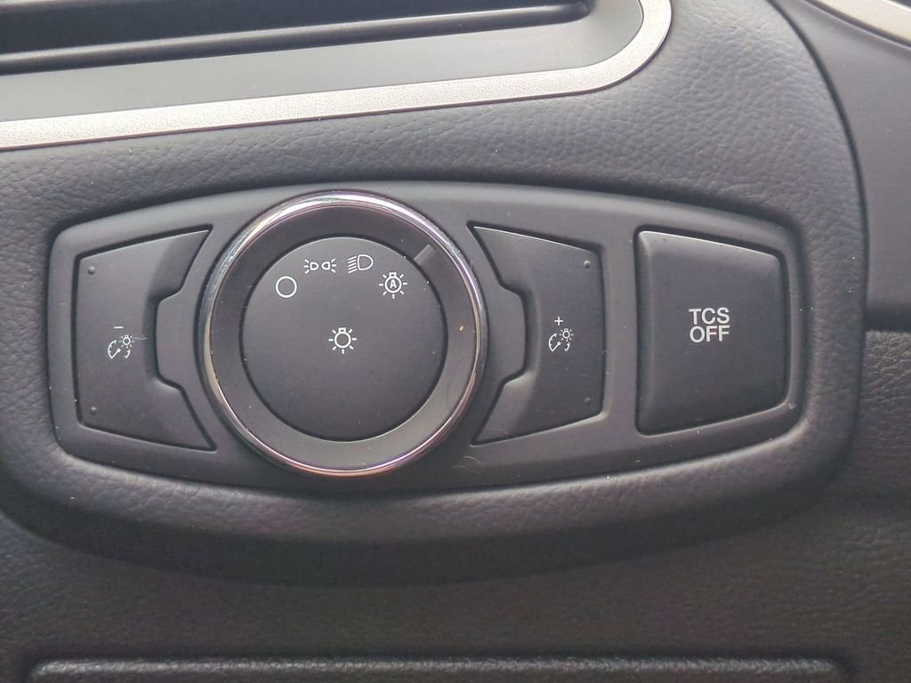 2021 Ford Edge SE - Photo 28