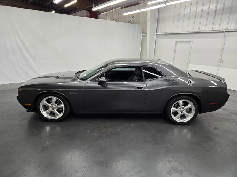 Used 2013 Granite Crystal Metallic Dodge R/T Classic image 2