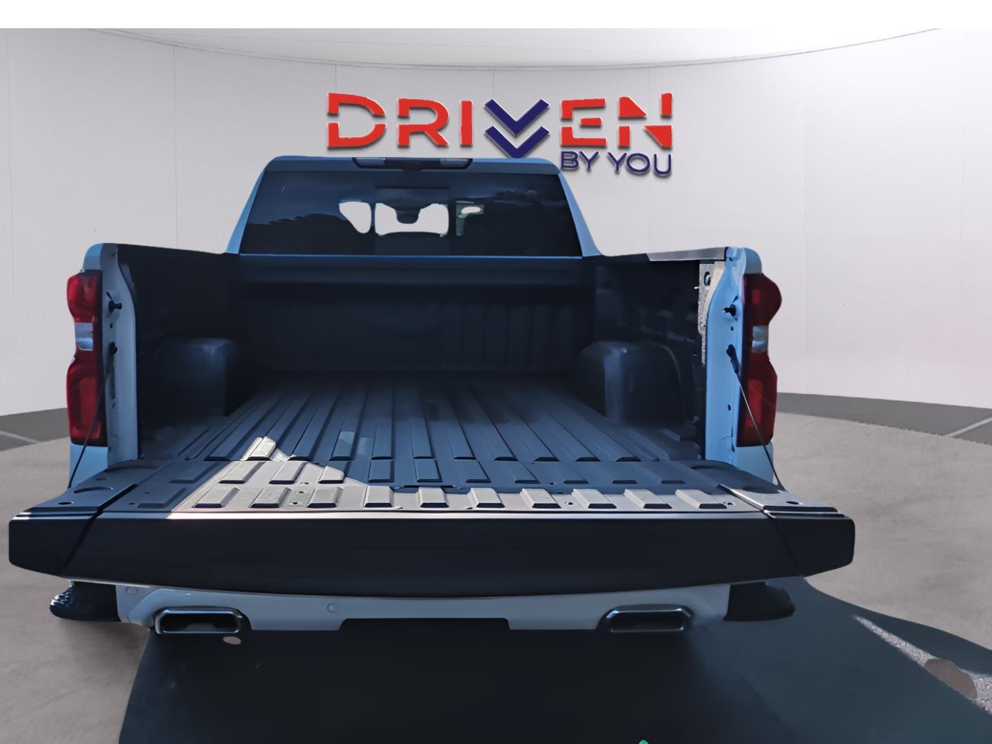 New 2026 Polar White Tricoat Chevrolet High Country image 35