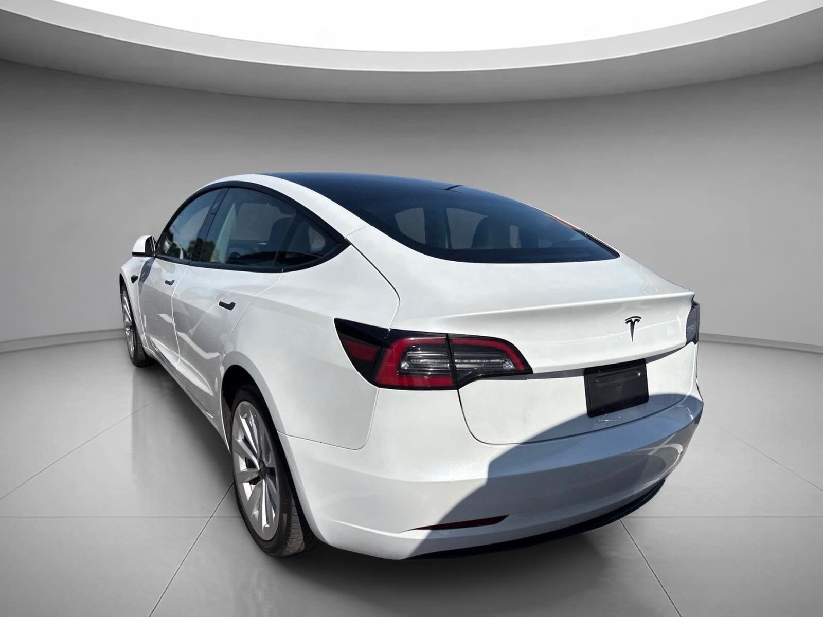 Used 2023  Tesla  image 9
