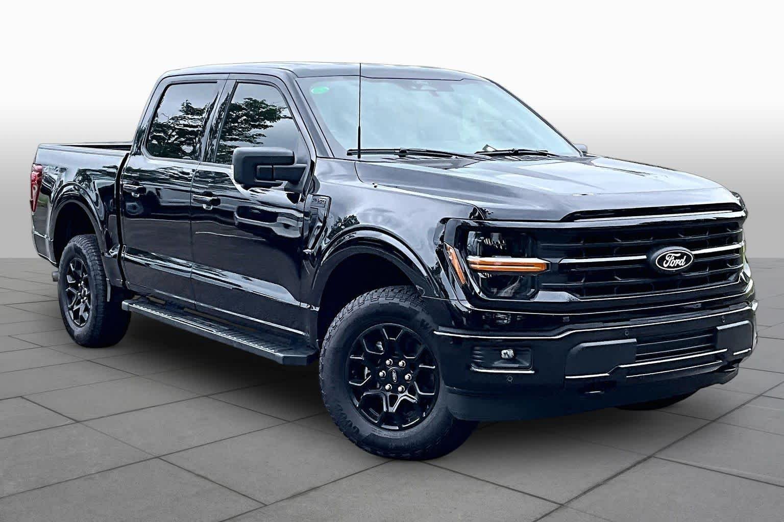 New 2026 Agate Black Metallic Ford XLT image 2