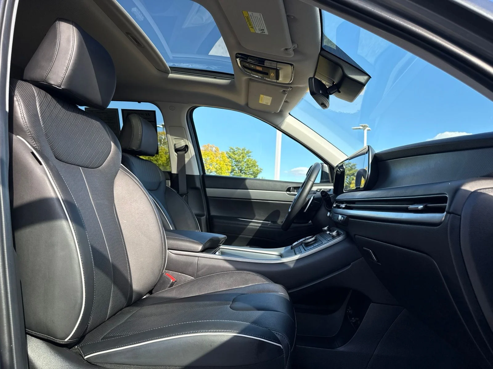 Used 2025 Gray Hyundai SEL Premium image 30