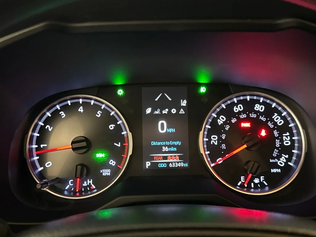 Certified Used 2020  Toyota XLE image 23
