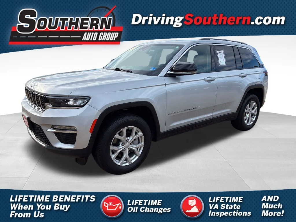 Used 2024 Silver Jeep Limited image 1