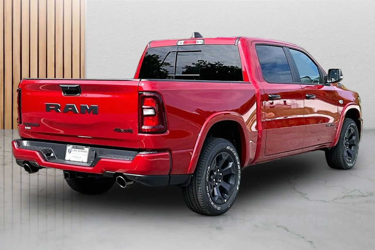 New 2026 Molten Red Pearl-Coat Exterior Paint RAM Big Horn/Lone Star image 9