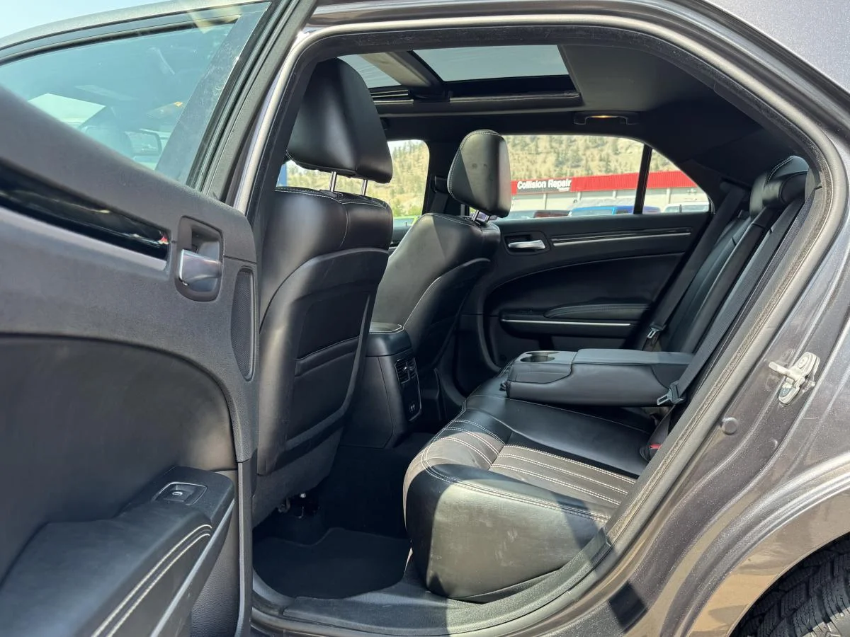 Used 2021 Black Chrysler S V6 Awd image 21
