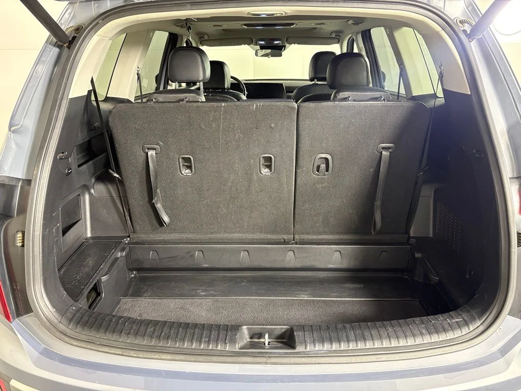 Used 2025 Silver Kia S image 19