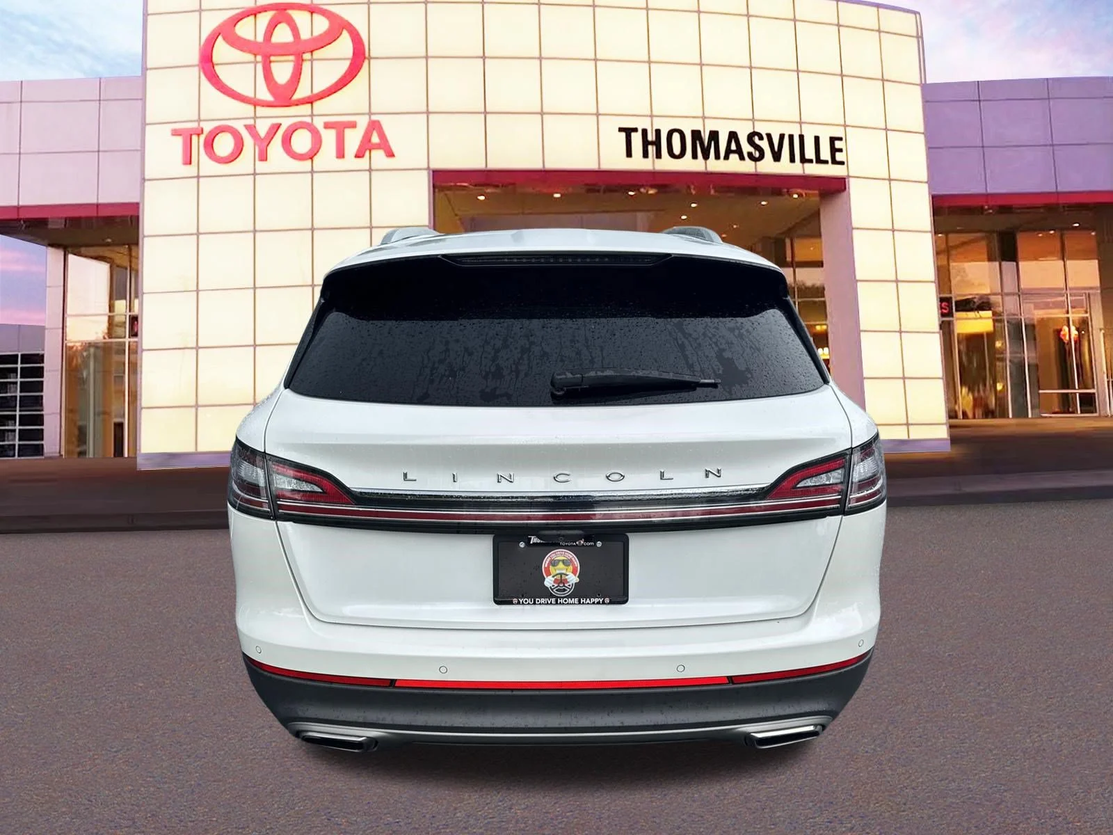 Used 2023 White Metallic Lincoln Reserve image 6