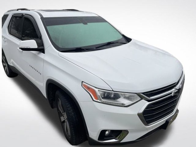 Used 2018 Summit White Chevrolet 3LT image 1