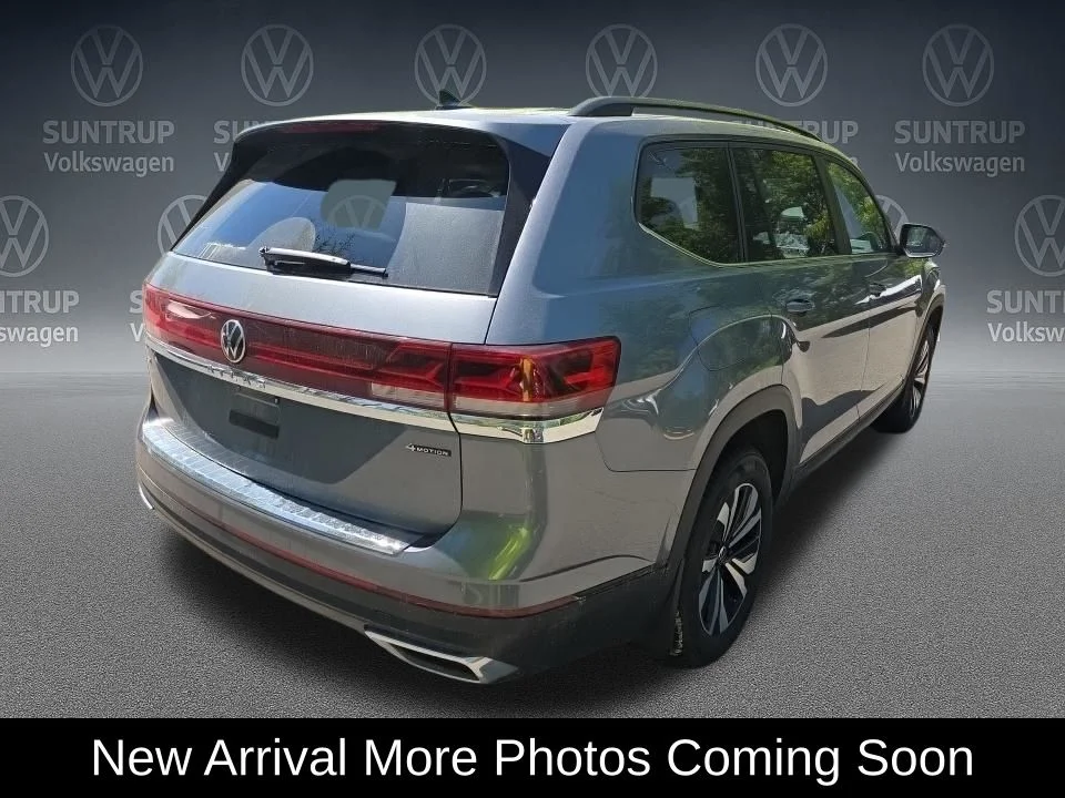 Used 2024 Gray Volkswagen 2.0T SE image 2