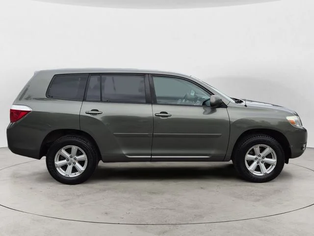 Used 2010 Green Toyota Base image 4