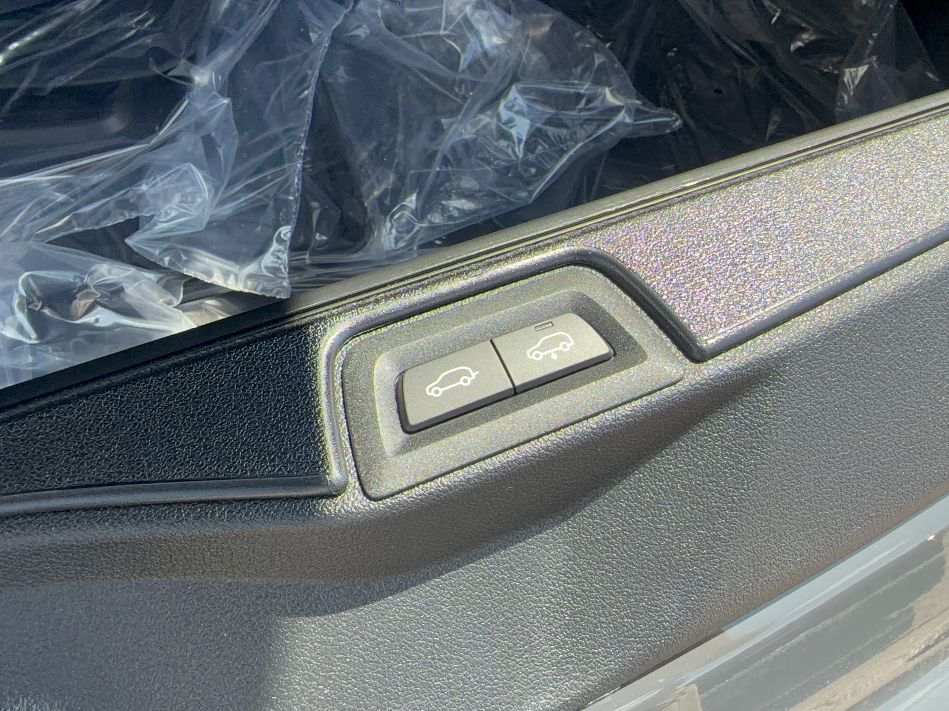 New 2026 Dravit Grey Metallic BMW xDrive40i image 6