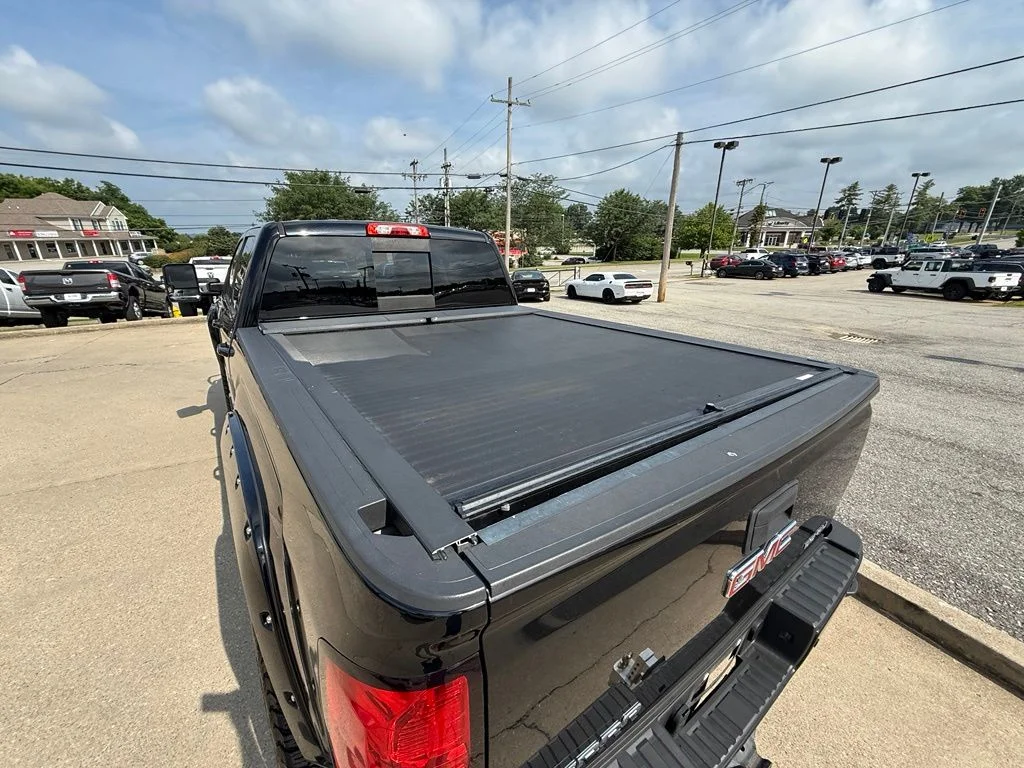 Used 2018 Black GMC Denali image 8