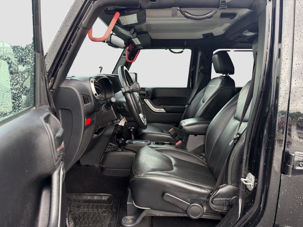 Used 2016 Black Jeep Unlimited Rubicon image 8