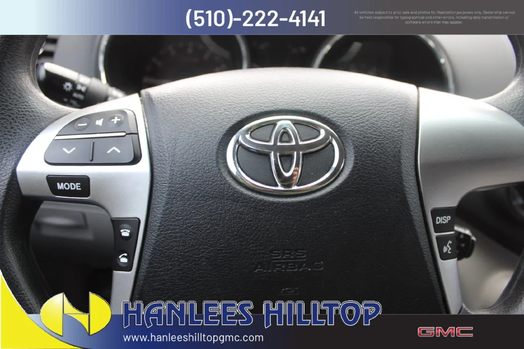 Used 2012 White Toyota Base image 27