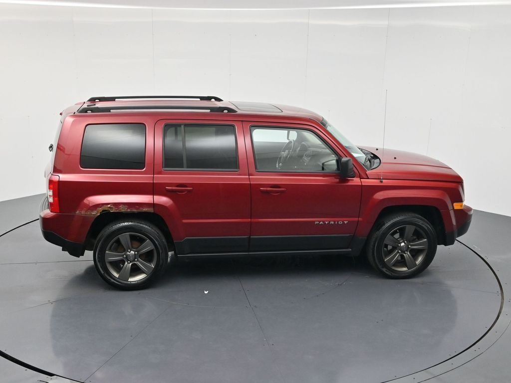 Used 2014 Deep Cherry Red Crystal Pearlcoat Jeep Latitude image 37