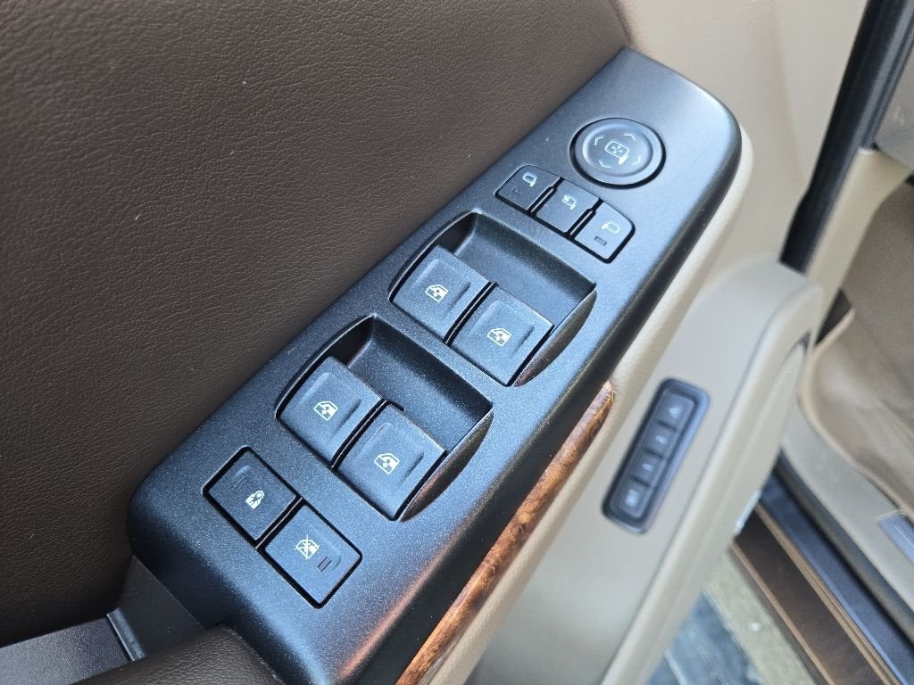 Used 2018 Gray Chevrolet Premier image 31