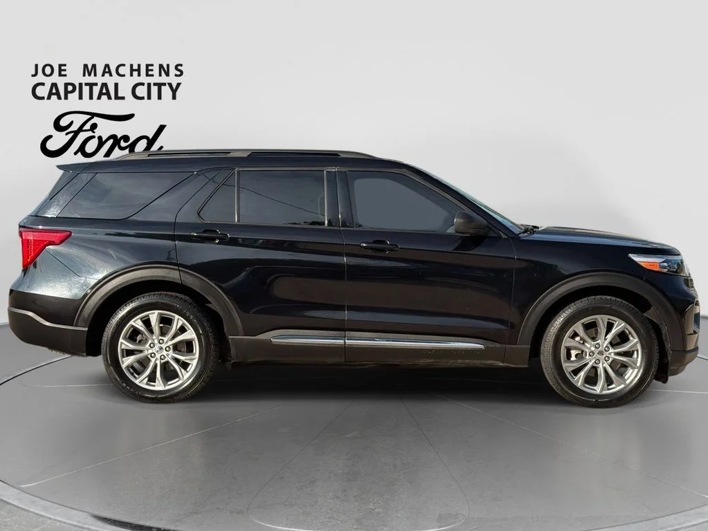 Used 2020 Black Ford XLT image 3
