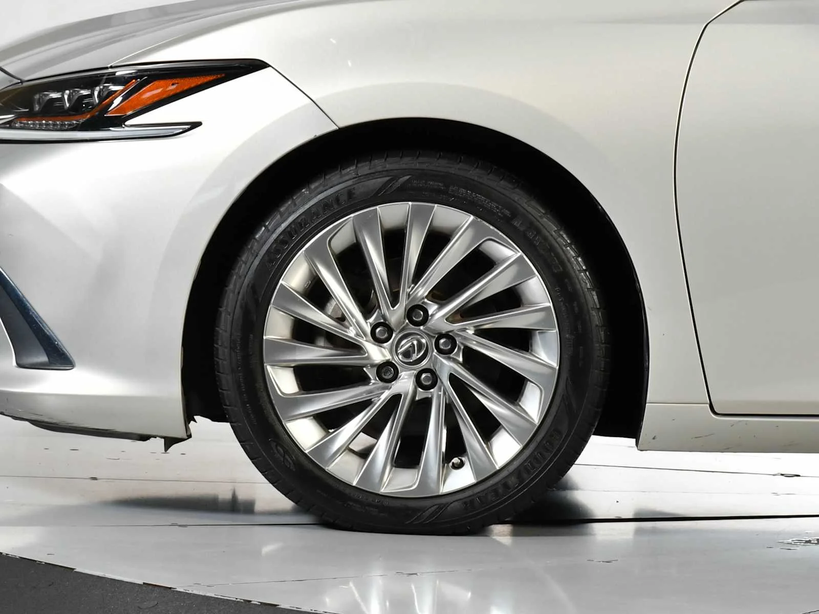 Used 2019 Moonbeam Beige Metallic Lexus Ultra Luxury image 12