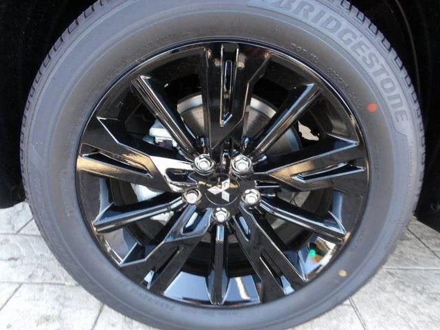2026 Mitsubishi Eclipse Cross LE - Photo 11