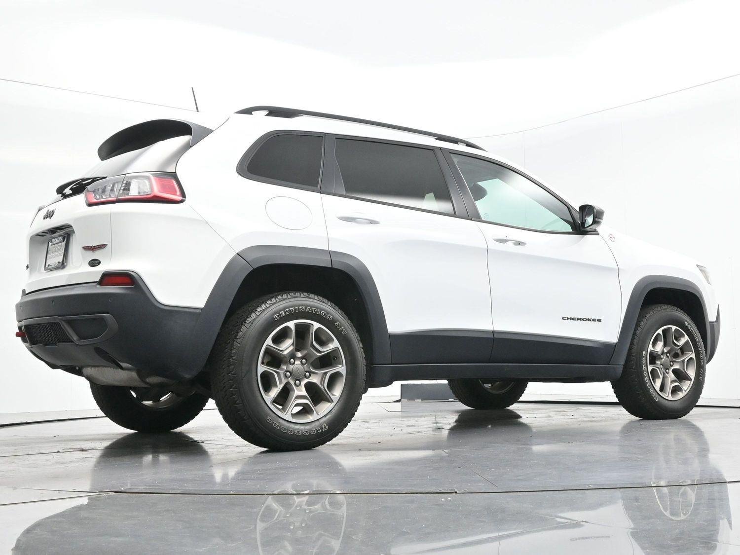 Used 2022 Bright White Clearcoat Jeep Trailhawk image 53